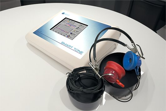 Smart Tone audiometer with headphones